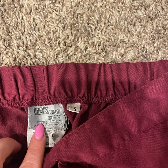 Greys anatomy scrubs size small wine color - Picture 2 of 7